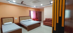 Deluxe Triple Room | Free WiFi