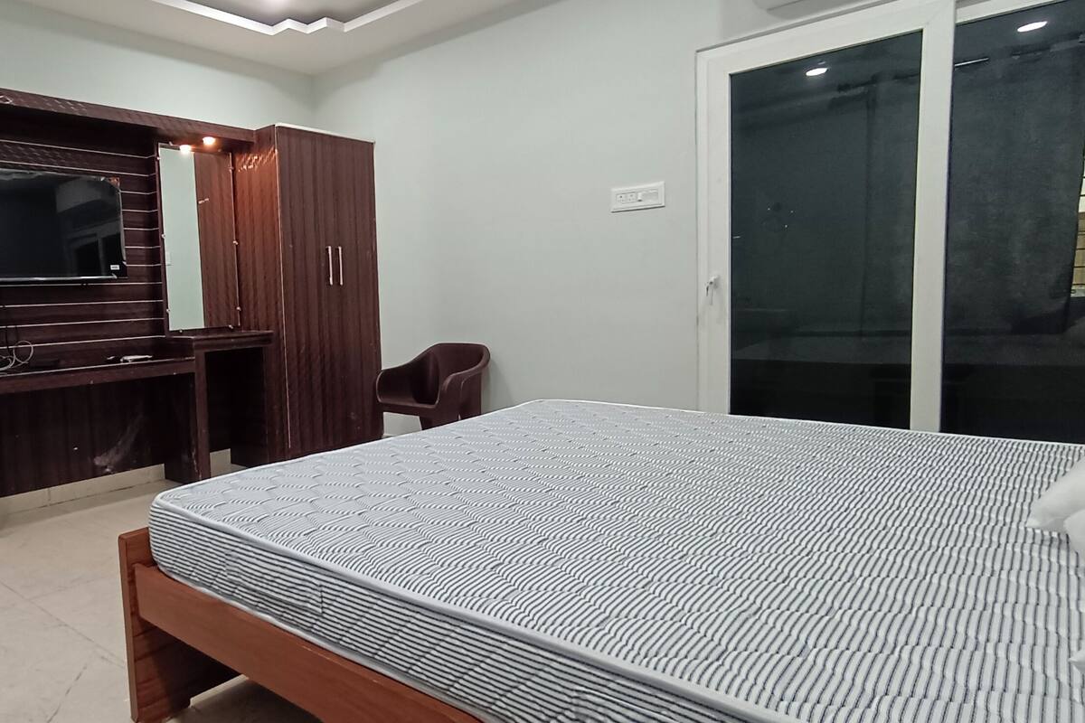 Deluxe Double Room | Free WiFi