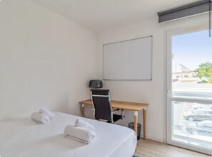 Free WiFi, bed sheets - Appartement t2 4 couchages et parking (La Rochelle)