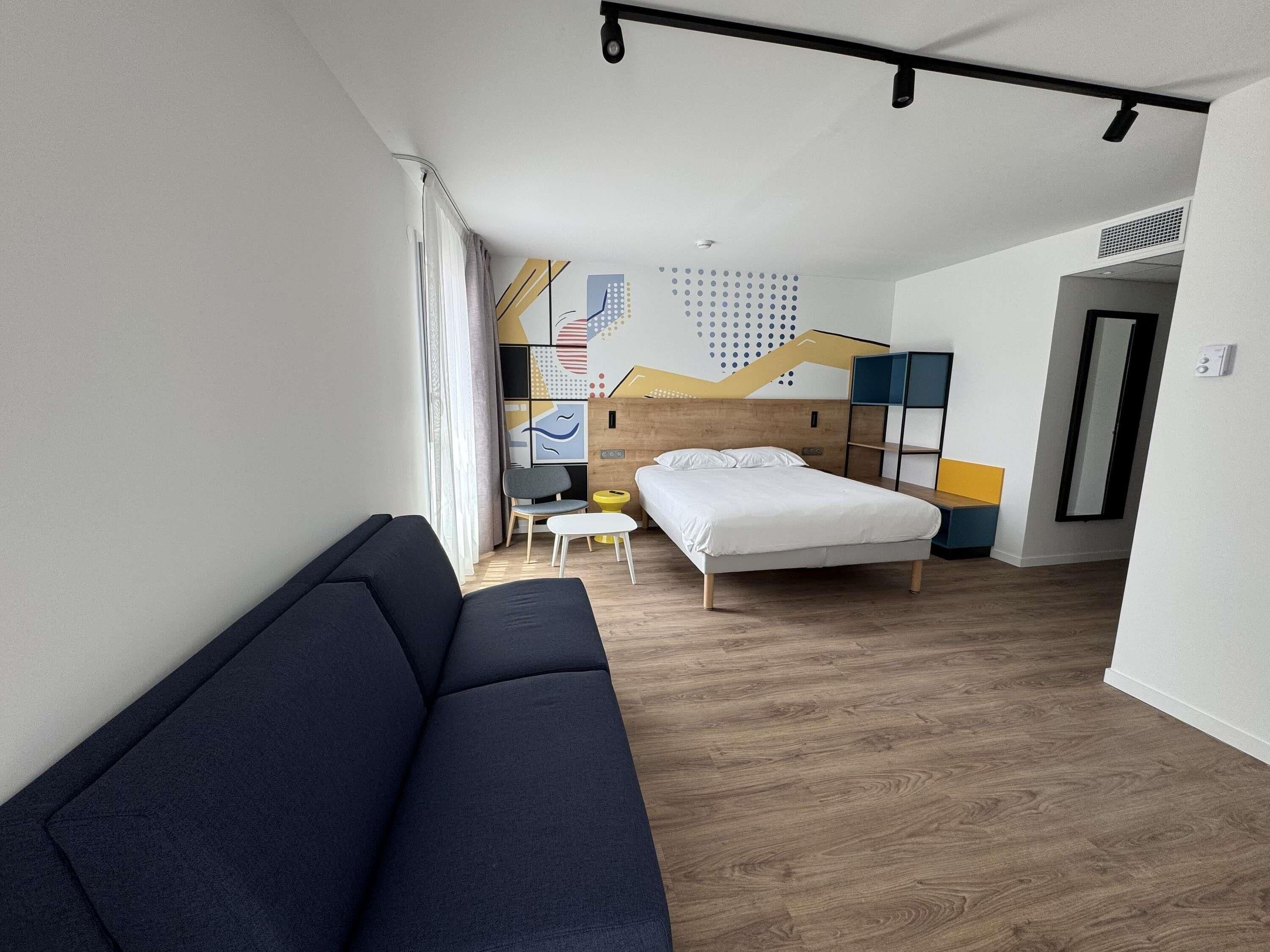 Junior Suite, 1 Double Bed with Sofa bed | Free WiFi