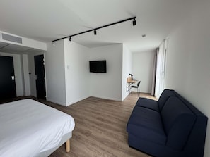 Junior Suite, 1 Double Bed with Sofa bed | Free WiFi - ibis Styles Angouleme Centre (Angouleme)
