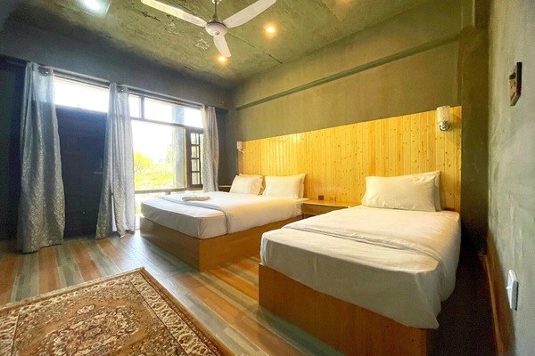 Deluxe Double Room | Iron/ironing board (on request), WiFi (free)
