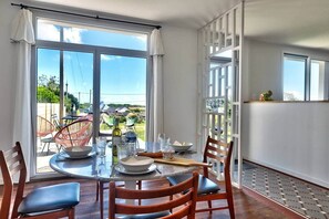 Dining - On the trails of Pointe du Raz: 5 Bel Air (Plogoff)