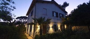 Oasis of Peace: three-room apartment with private garden a few steps from the sea