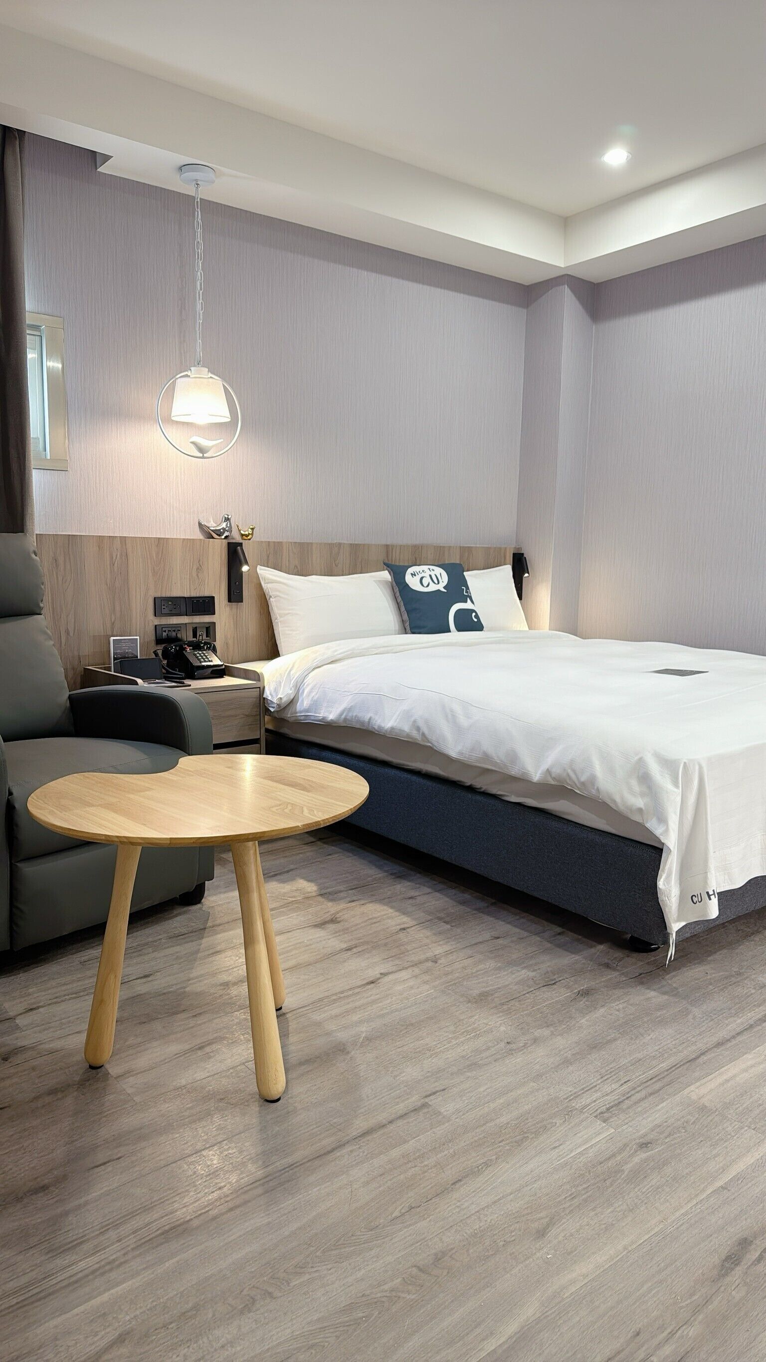 Down duvets, blackout curtains, free WiFi