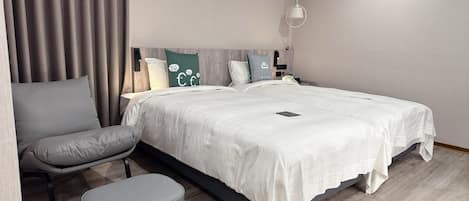 Zweibettzimmer, 2 Einzelbetten, Nichtraucher | Daunenbettdecken, Verdunkelungsvorhänge, kostenloses WLAN