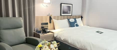 Double Room, 1 Double Bed, Non Smoking | Down comforters, blackout drapes, WiFi (free)