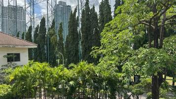 Deluxe Double Room, Garden View | Property grounds