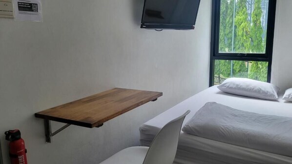 Habitación doble estándar, vista al jardín | Wifi gratis 