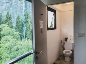 Bathroom - HOLY SHEET Hostel  (Phra Khanong Khlong Toei)