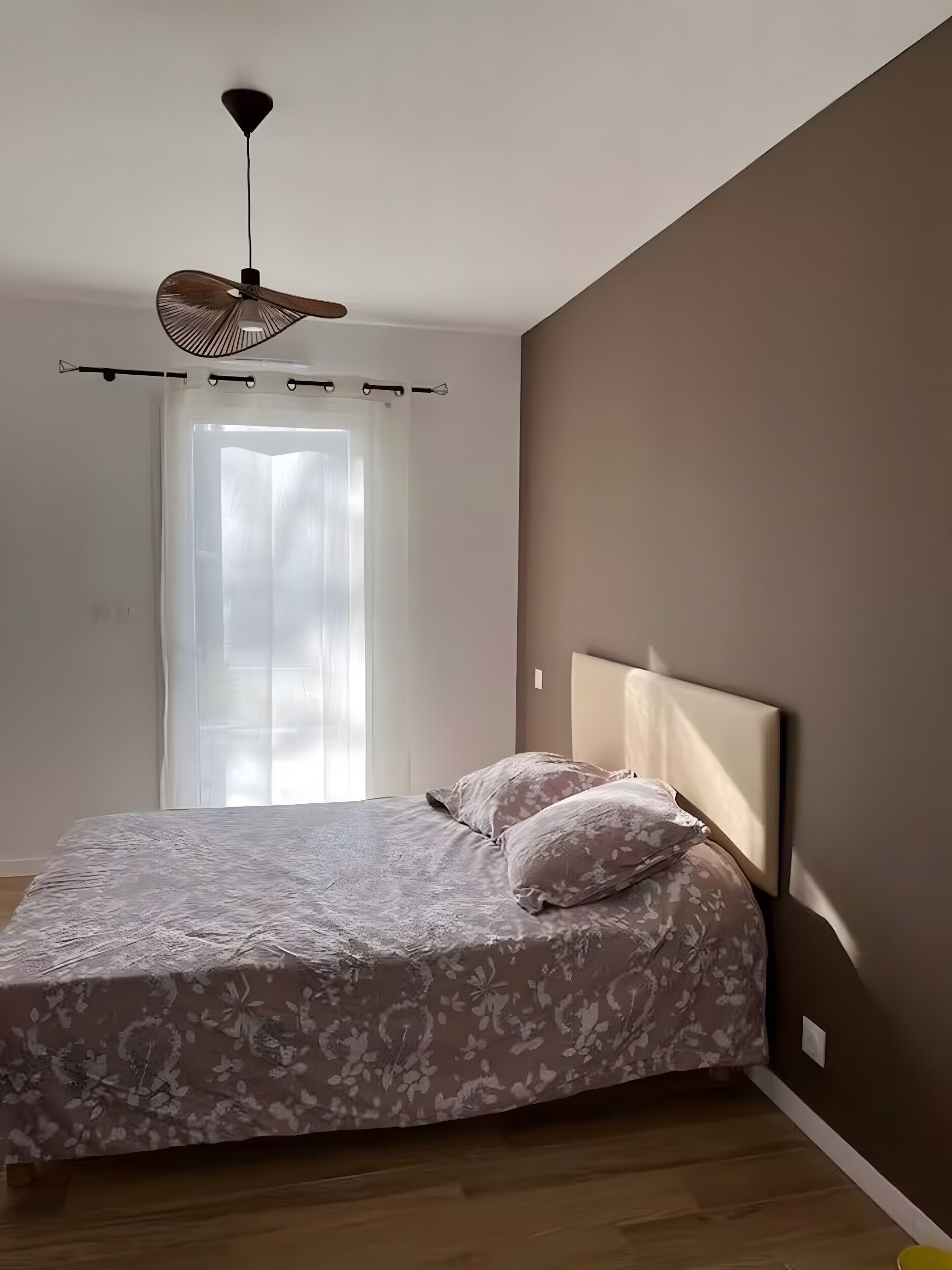 WiFi, bed sheets