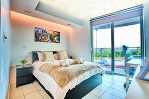 Room - Stylish Modern Studio by ExCeL & Royal Victoria (London)