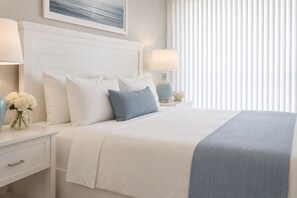 Classic Room | Iron/ironing board, free WiFi - The Bellarion Hotel (Toronto)
