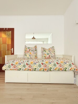 Apartment | Free WiFi - 2 bedrooms - baby crib & furnished  (Luxembourg)