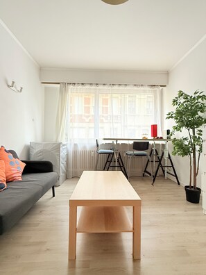 Apartment | Living area - 2 bedrooms - baby crib & furnished  (Luxembourg)