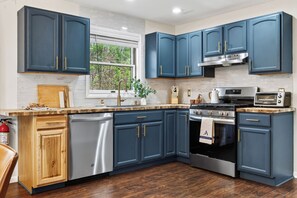 Fridge, microwave, oven, stovetop - The Hollow | Hot Tub + Firepit | Near Hunter Mountain + Hiking + Waterfalls (Tannersville)