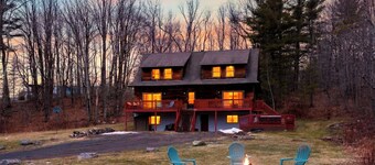 Mountain Getaway • Hot Tub + Firepit | Minutes to Hunter Mtn | The Summit