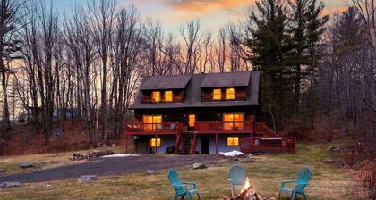 Mountain Getaway • Hot Tub + Firepit | Minutes to Hunter Mtn | The Summit