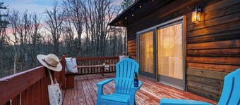 6BR + Hot Tub + Firepit + Playroom | Mins to Hunter Mountain + Catskills Hikes