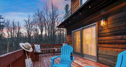 6BR + Hot Tub + Firepit + Playroom | Mins to Hunter Mountain + Catskills Hikes