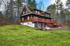 Exterior - 6BR + Hot Tub + Firepit + Media Room | Mins to Hunter Mountain + Catskills Hikes (Tannersville)