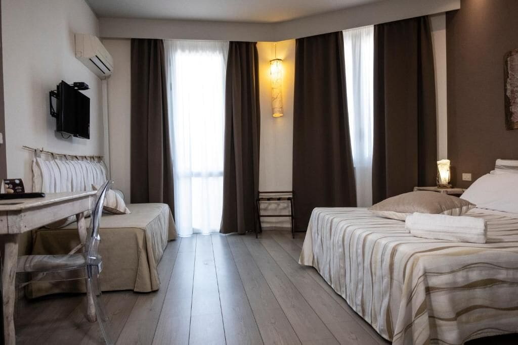 Camera familiare, vista mare | Una cassaforte in camera, insonorizzazione, Wi-Fi gratuito