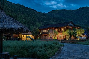 Exterior - L Resident Dragon Cave Resort (Zhangjiajie)