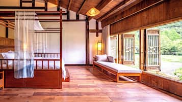 Premier Studio Suite, Courtyard View | Premium bedding, down duvets, free minibar, in-room safe