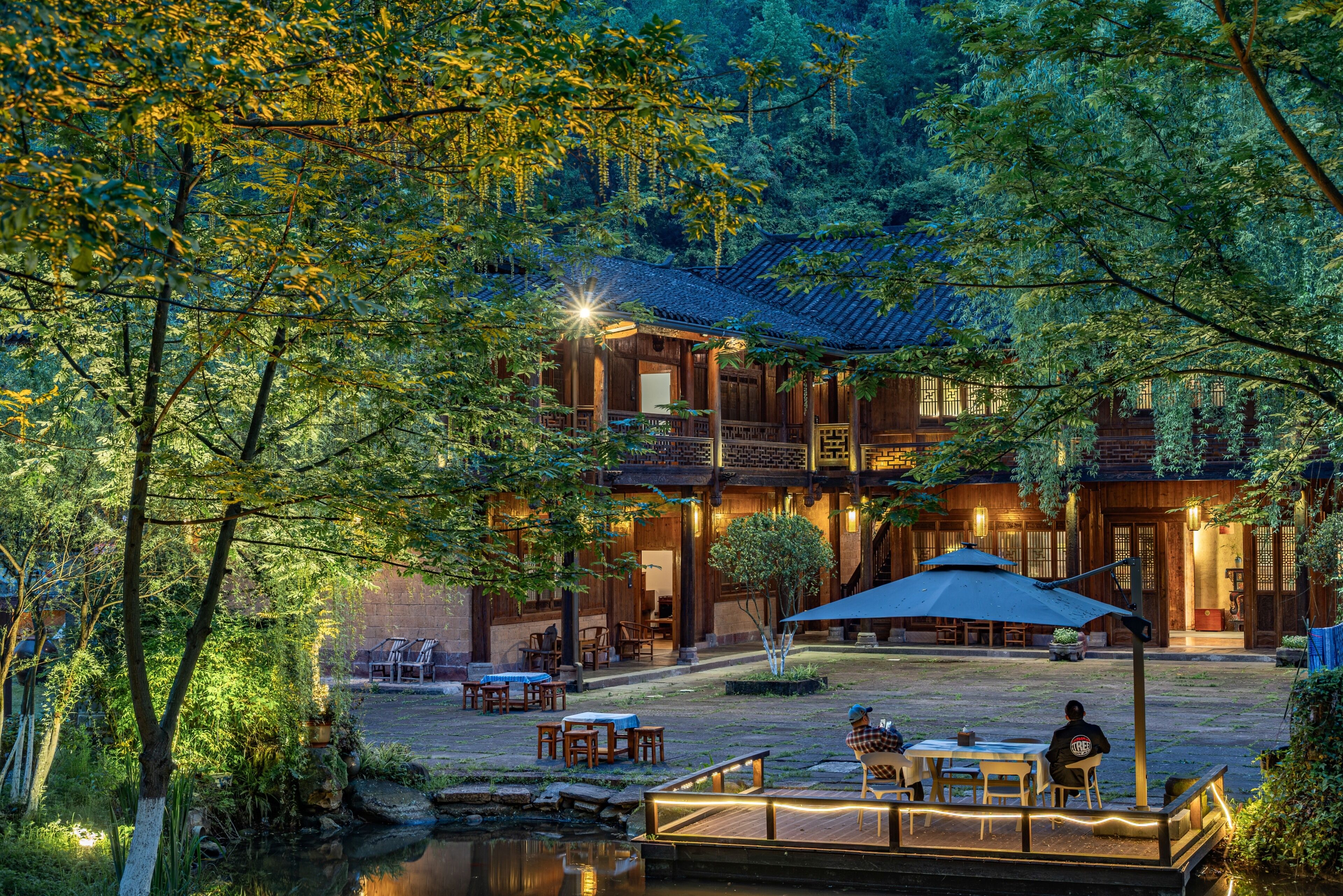 Outdoor dining