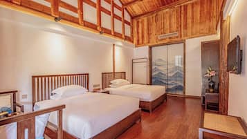 Standard Twin Room, Courtyard View | In-room safe, blackout drapes, iron/ironing board, free WiFi