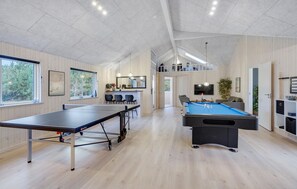 Games room - Beautiful home in Væggerløse with sauna (Væggerløse)