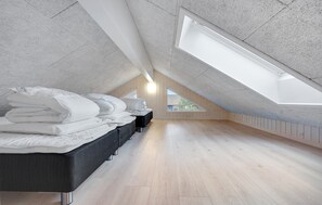 Iron/ironing board, travel cot, free WiFi - Beautiful home in Væggerløse with sauna (Væggerløse)