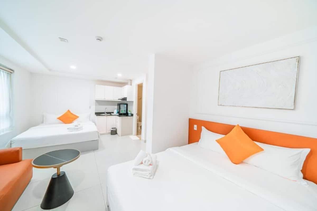 Deluxe Double or Twin Room, Balcony, City View | Free minibar items, in-room safe, soundproofing, iron/ironing board