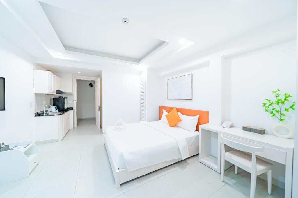 Superior Double Room, City View | Free minibar items, in-room safe, soundproofing, iron/ironing board