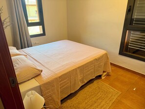 3 bedrooms, iron/ironing board, WiFi, bed sheets - Bonmont Oasis - Pool, Gardens & Relaxation (Bonmont Terres Noves)