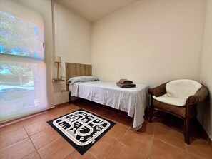 3 bedrooms, iron/ironing board, WiFi, bed sheets - Bonmont Oasis - Pool, Gardens & Relaxation (Bonmont Terres Noves)