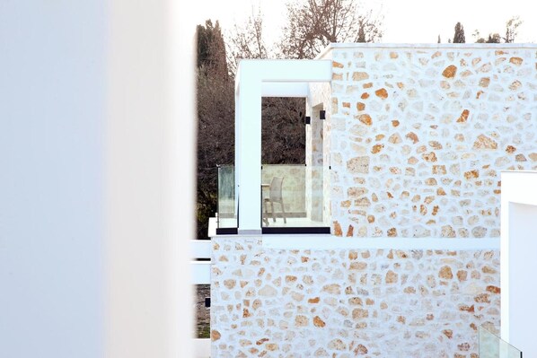 Terrace/patio - Villa 'Maya' with Mountain View, Wi-Fi and Air Conditioning (Limni)