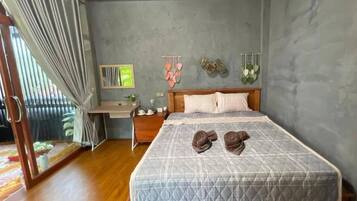 Double Room, Balcony, Courtyard View | Laptop workspace, free WiFi