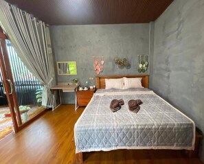 Double Room, Balcony, Courtyard View | Laptop workspace, free WiFi