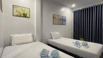 Chambre Standard Double ou avec lits jumeaux, balcon, vue cour intérieure