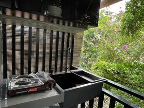 Private kitchen - Mother's House (Preakmohatep village)