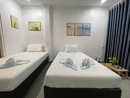 Espacio para trabajar con laptop y wifi gratis 