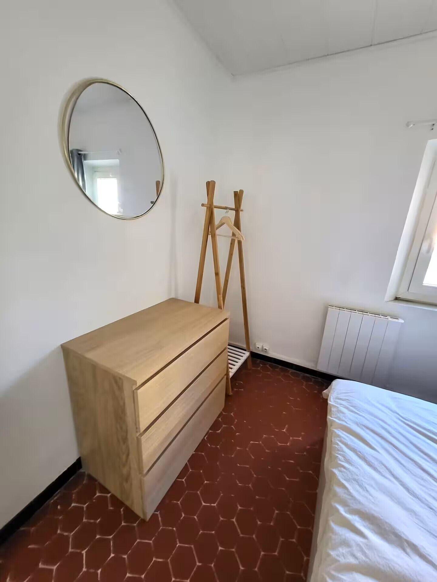 2 chambres, fer et planche à repasser, Wi-Fi, draps fournis