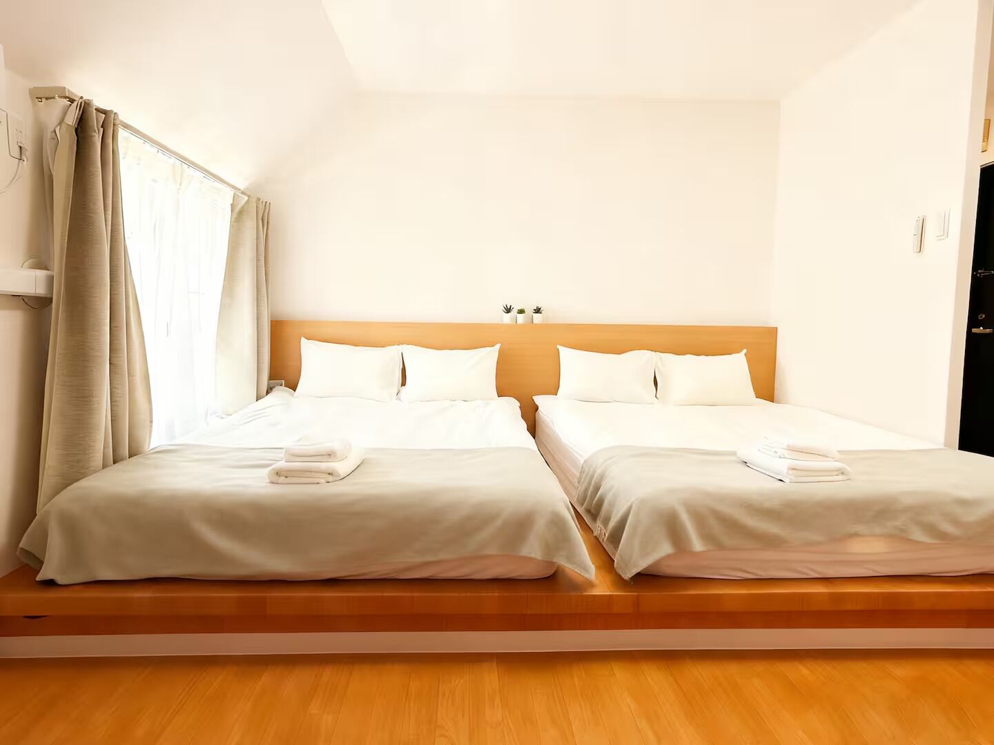 Luxury Quadruple Room, Balcony, City View | Desk, laptop workspace, blackout drapes, soundproofing