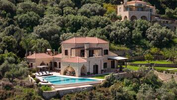 Superior Villa, Patio | Exterior