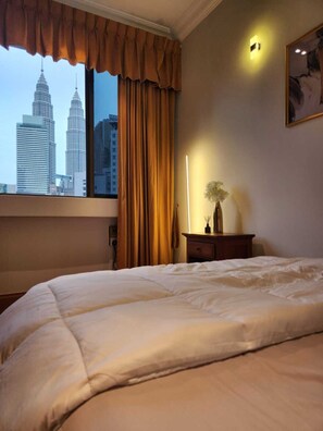 3 bedrooms, iron/ironing board, free WiFi, bed sheets - 1Min to Pavilion Bukit Bintang KLCC Connected By Sky Bridge Large CozyApartment (Kuala Lumpur)