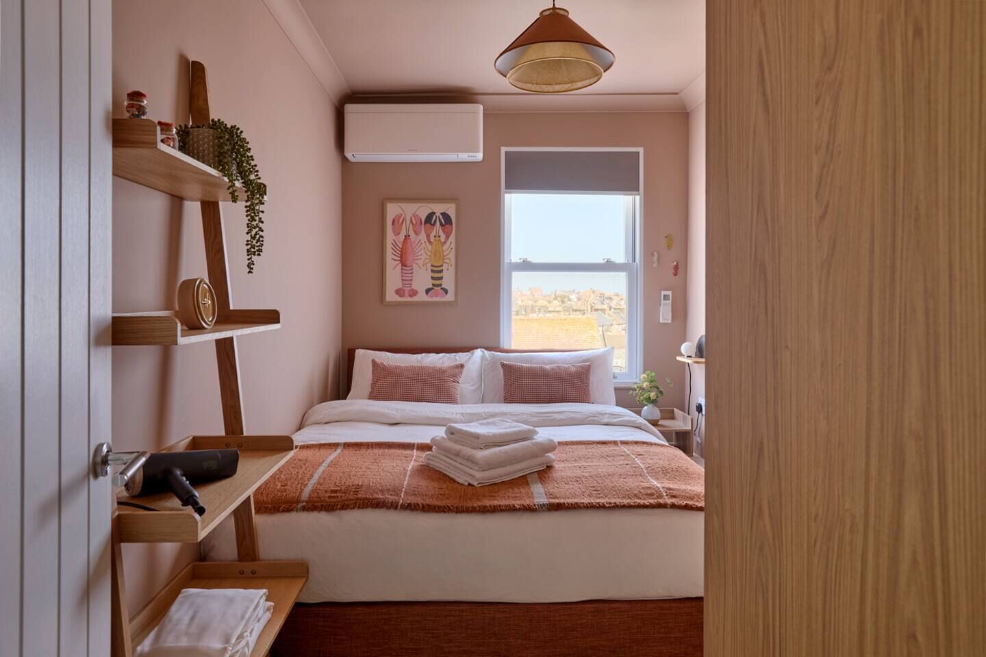1 bedroom, desk, iron/ironing board, free WiFi