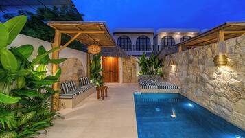 7 piscinas al aire libre