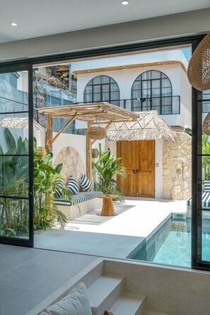 Villa Arnie | Wohnzimmer | 43-Zoll-Smart-TV mit Digitalempfang