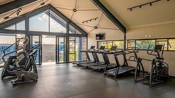 Apartemen, 2 kamar tidur, patio | Studio fitness
